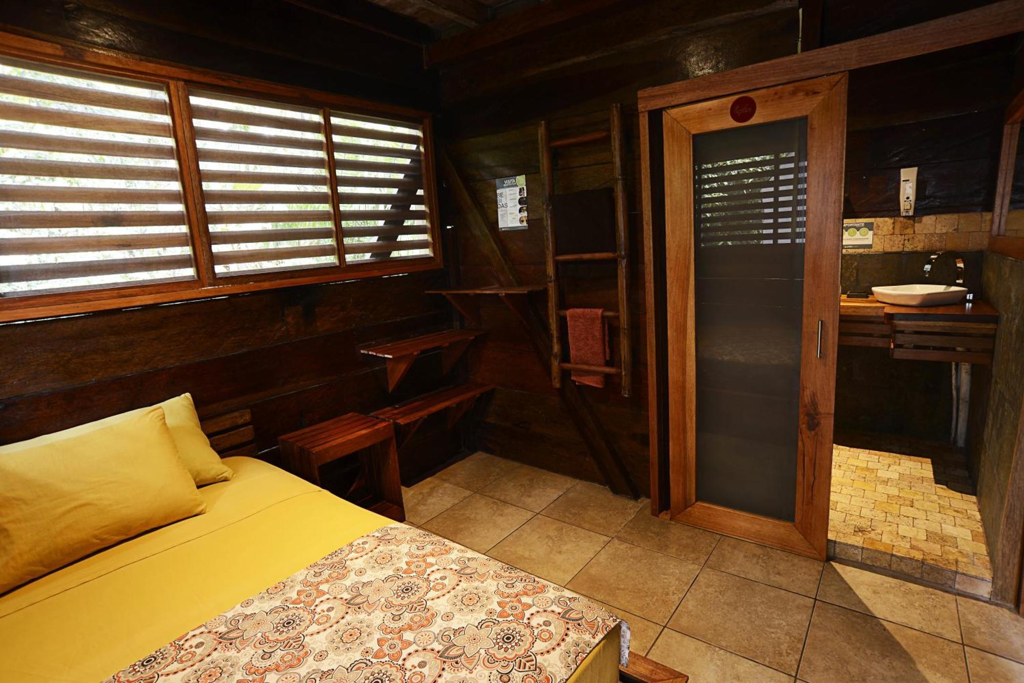 Jamu Lodge Puerto Montufar Exterior photo
